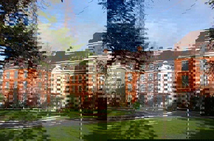 Lensbury Clubhouse 2007 By Stephen Parnell Resized 1